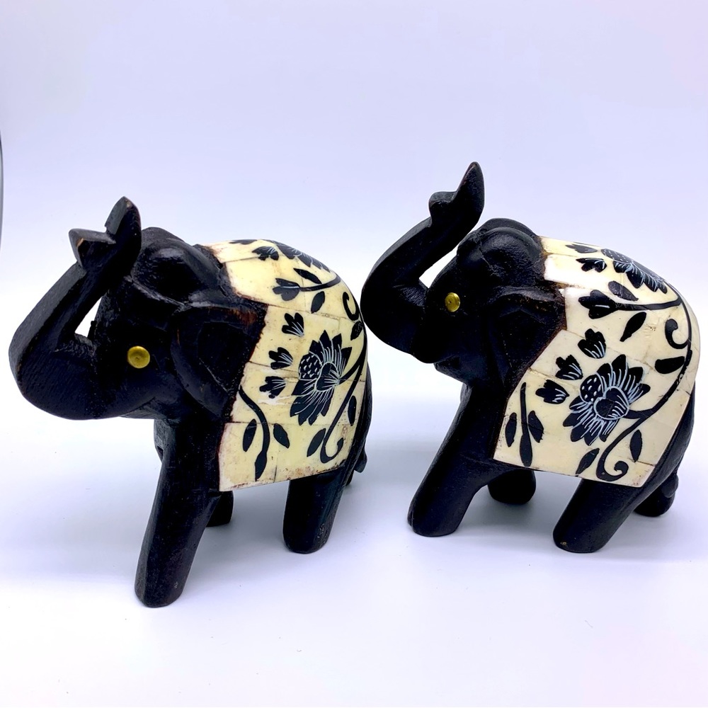 Set of 2 Beautiful Elephants